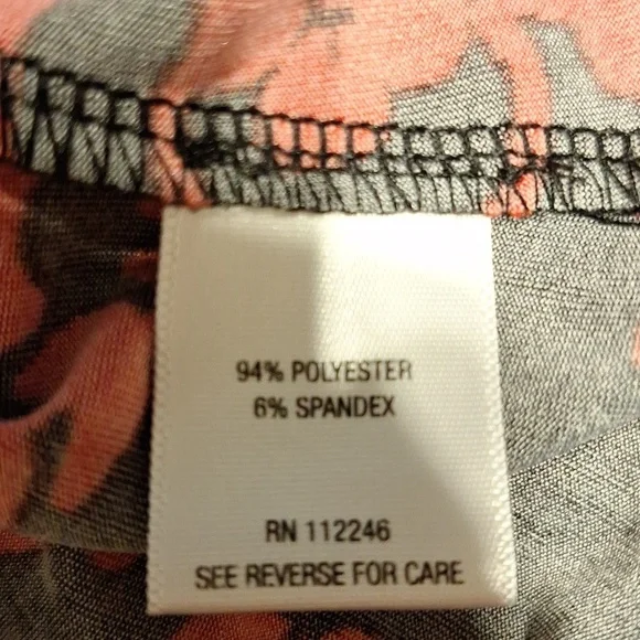 Sami & Jo Red Floral on Black Blouse Stretch Cap Sleeve 2X - Picture 4 of 4